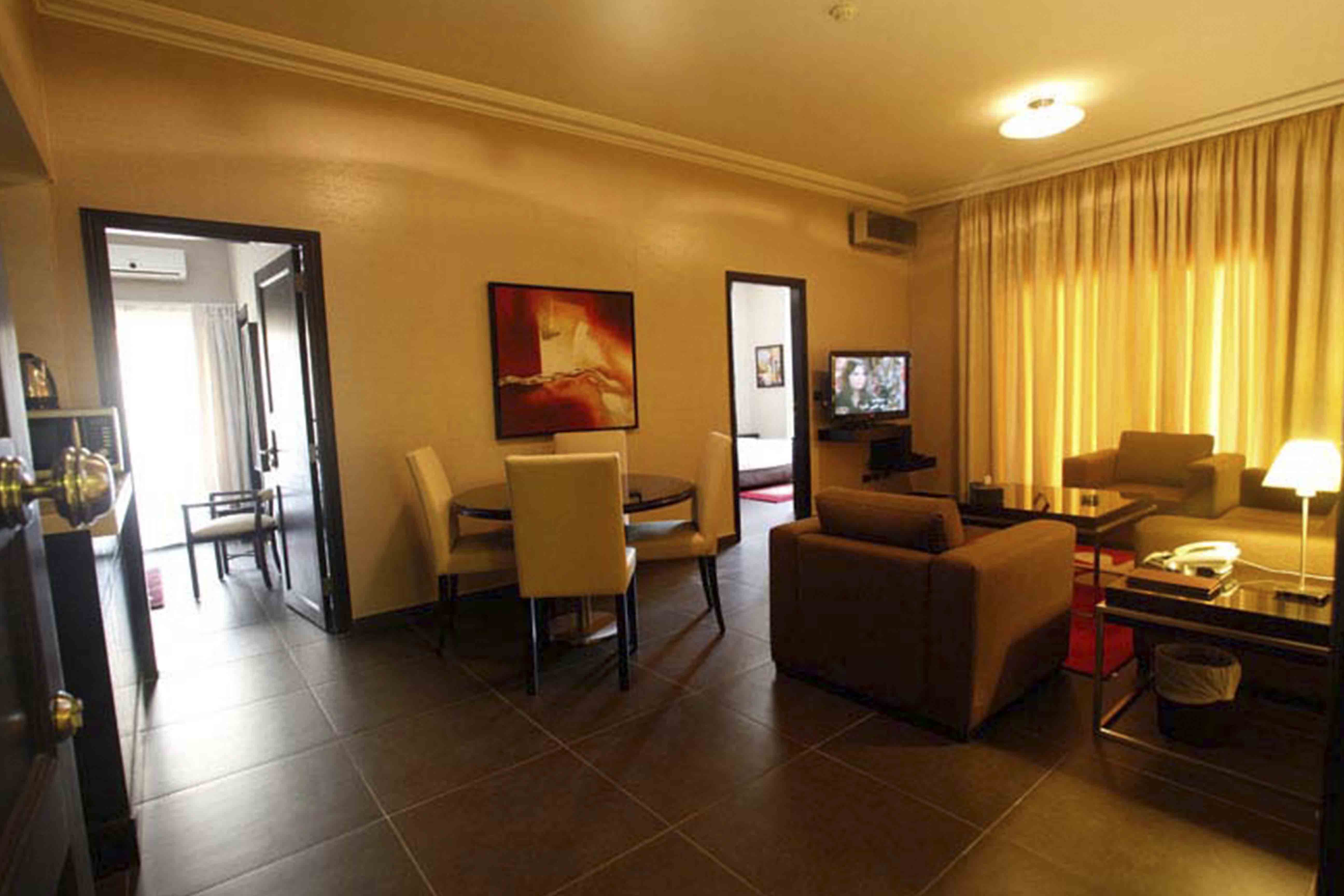 Al-Jamila Suites